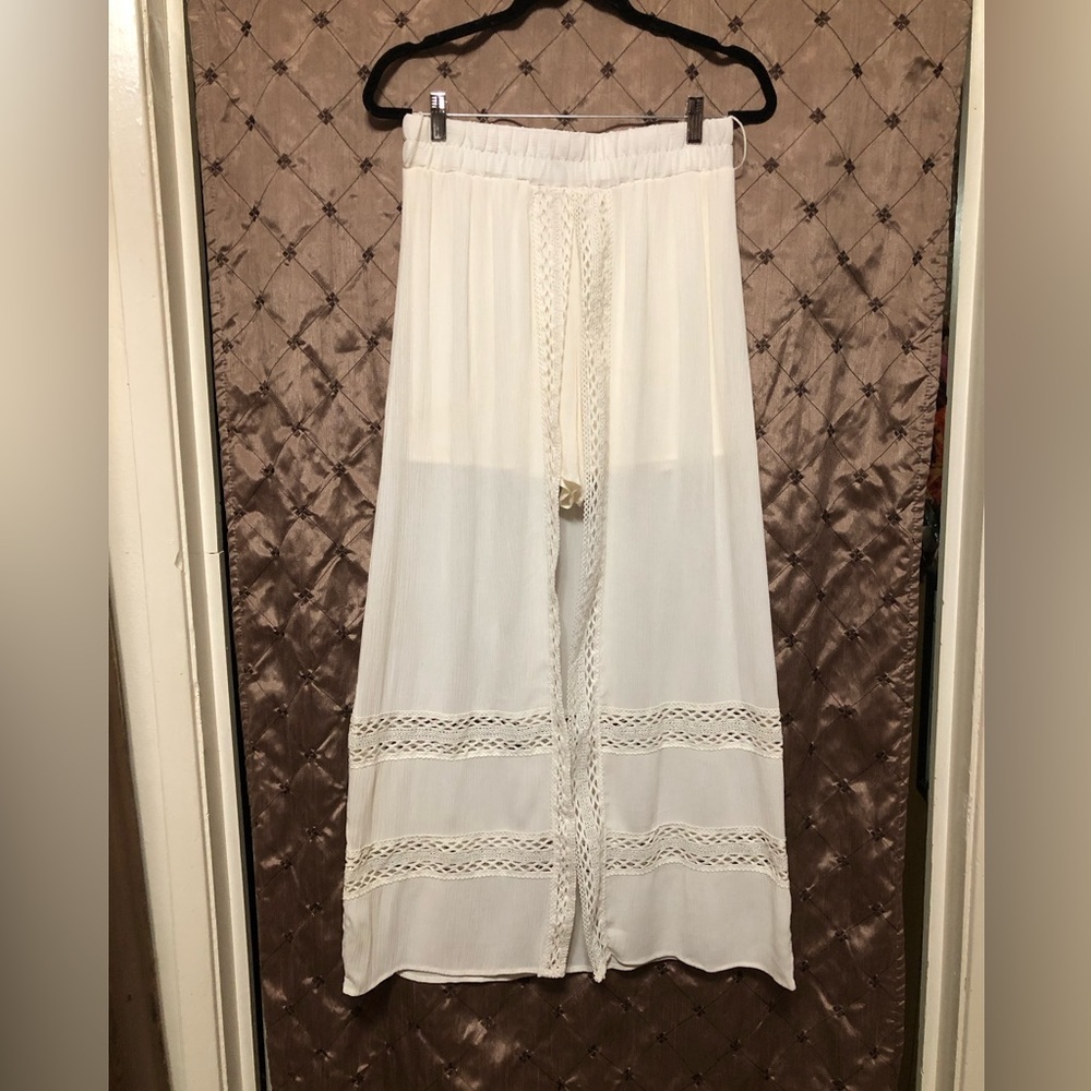 New condition no boundaries short skirt long ivory white/off white color.